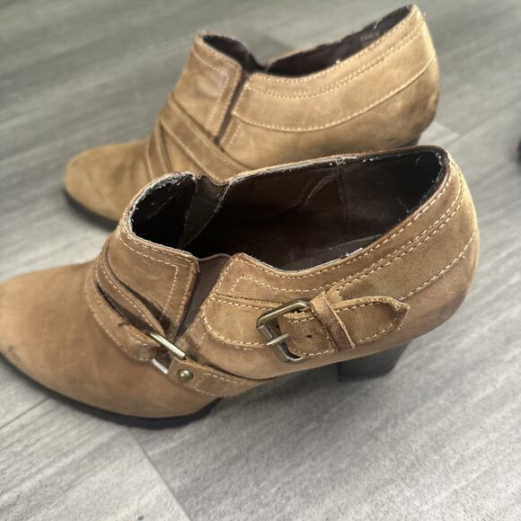 Audrey Brooke Tan Leather "Carlie" bootie size 10 - Picture 6 of 10